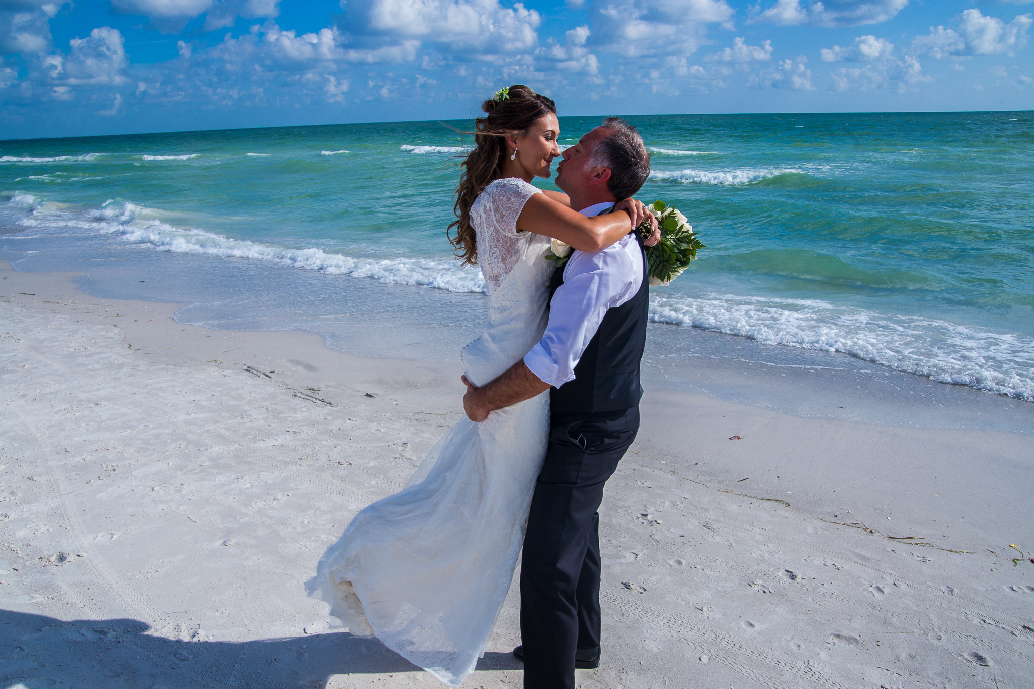 Wedding photography on the beach by Avstatmedia