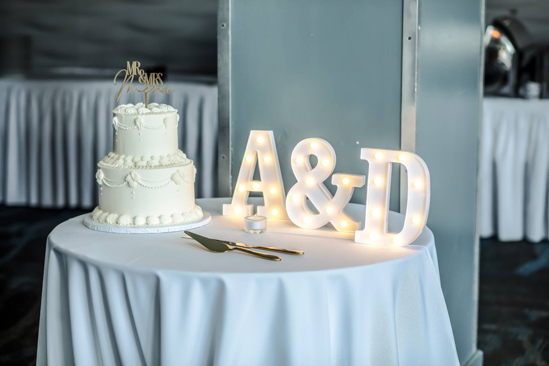 wedding cake with LED letters